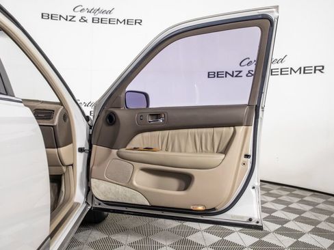 Used 1997 Lexus LS 400 w/ Coach Edition RWD image 19