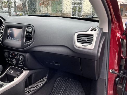 Used 2021 Jeep Compass Latitude w/ Driver Assistance Group image 17