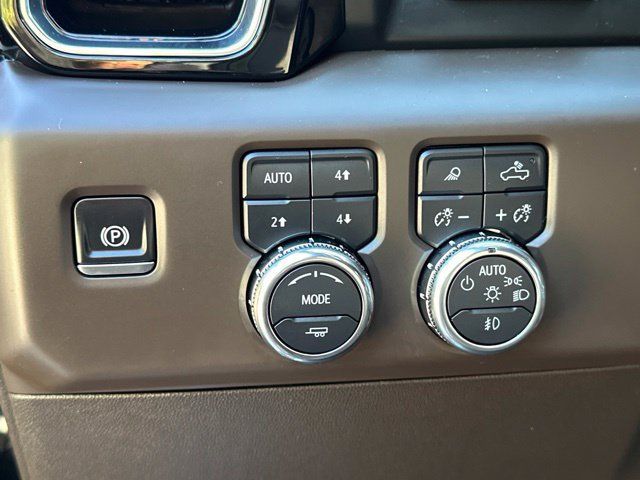 Used 2025 GMC Sierra 1500 Denali w/ Denali Reserve Package AWD/4WD image 27
