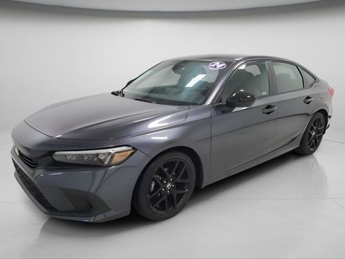 Used 2024 Honda Civic Sport image 3
