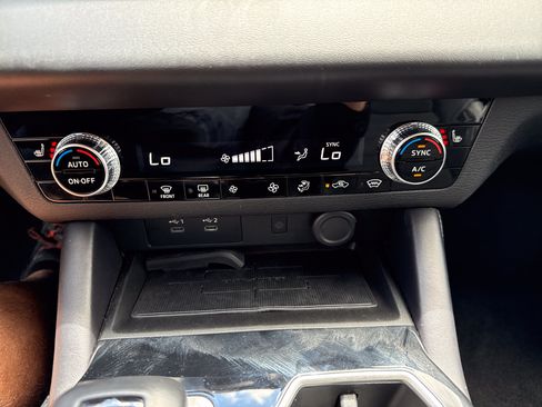 Used 2025 Mitsubishi Outlander SE AWD/4WD image 29