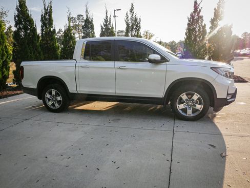 Certified 2024 Honda Ridgeline RTL image 11
