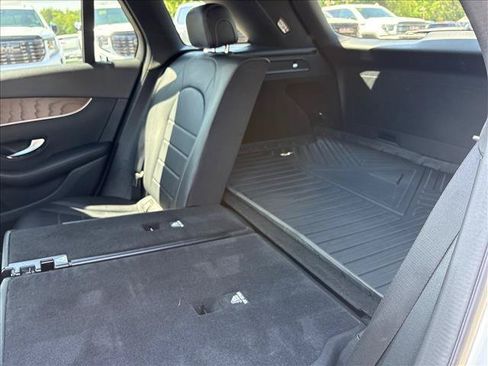 Used 2019 Mercedes-Benz GLC 300 4MATIC image 9
