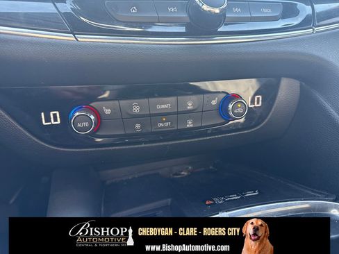 Used 2023 Buick Enclave Essence AWD/4WD image 23