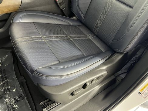 Used 2025 Chevrolet Silverado 1500 High Country w/ Technology Package image 20