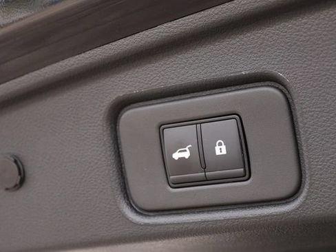 Certified 2025 Nissan Pathfinder SL AWD/4WD image 8