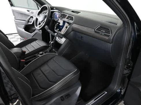Used 2024 Volkswagen Tiguan SEL R-Line image 12