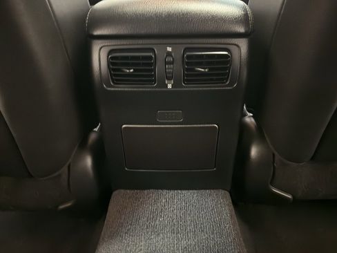 Used 2015 INFINITI Q70 3.7 image 27