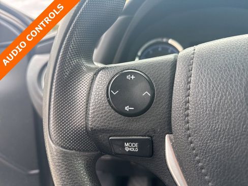 Used 2017 Toyota Corolla L image 9