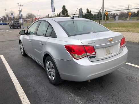 Used 2013 Chevrolet Cruze LS image 5