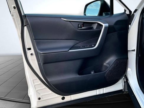 Used 2025 Toyota RAV4 LE image 28