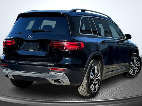 Used 2025 Mercedes-Benz GLB 250 image 7