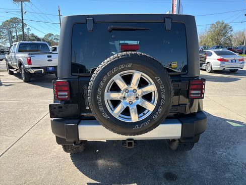 Used 2012 Jeep Wrangler Unlimited Sahara w/ Connectivity Group image 6