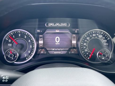 Used 2020 RAM 1500 Big Horn AWD/4WD image 32