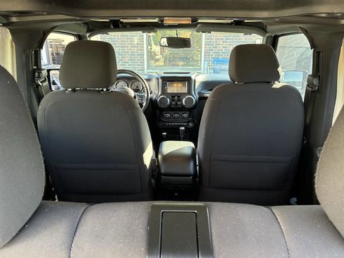 Used 2017 Jeep Wrangler Sport w/ Quick Order Package 24S AWD/4WD image 26