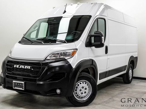 Used 2025 RAM ProMaster 2500 w/ Convenience Group FWD image 1