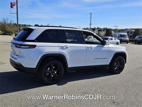 New 2025 Jeep Grand Cherokee Limited w/ Luxury Tech Group II image 14