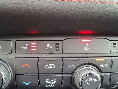 Used 2024 Dodge Durango GT image 25