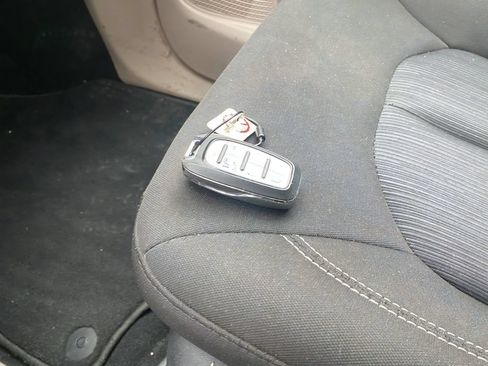 Used 2023 Chrysler Voyager LX FWD image 29