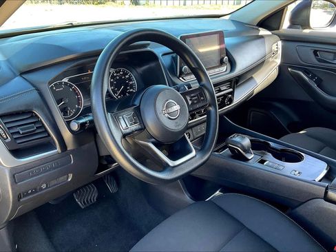 Used 2024 Nissan Rogue S image 18