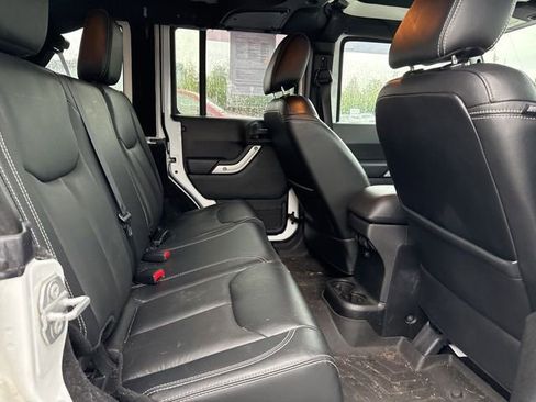 Used 2016 Jeep Wrangler Unlimited Sahara w/ Mopar Chrome Edition Group AWD/4WD image 15