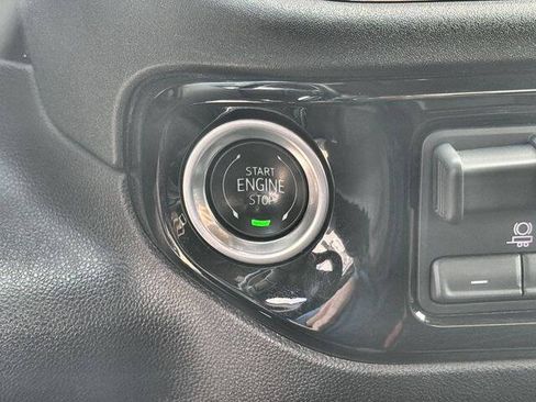 Used 2025 Chevrolet Silverado 1500 LT RWD image 16