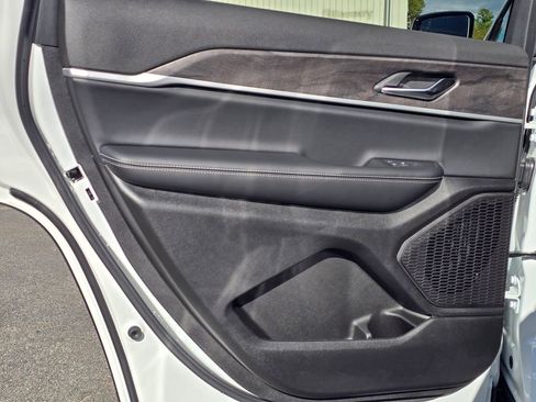 New 2025 Jeep Grand Cherokee L Limited image 37