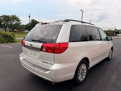 Used 2010 Toyota Sienna FWD image 6