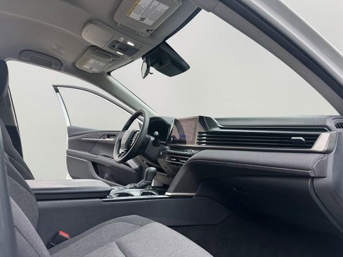 Used 2025 Toyota Camry LE image 11