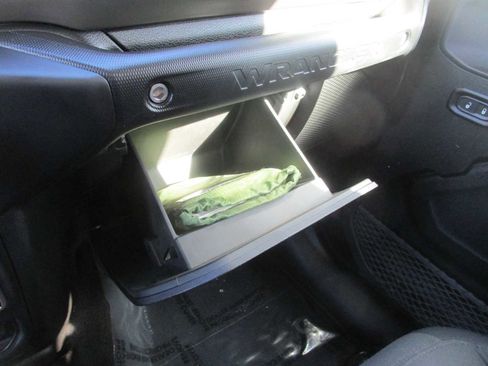 Used 2019 Jeep Wrangler Unlimited Sport S image 25