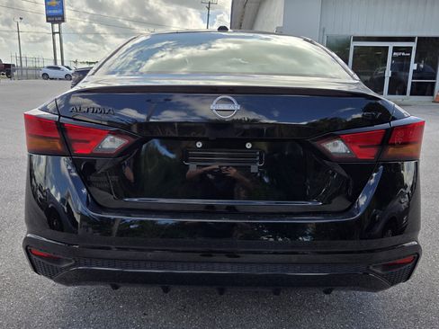 Used 2023 Nissan Altima 2.5 SV FWD image 4