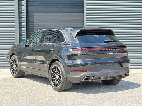 Certified 2024 Porsche Cayenne AWD/4WD image 3
