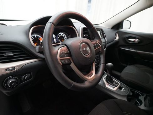 Used 2016 Jeep Cherokee Latitude w/ Safety/Convenience Group image 8