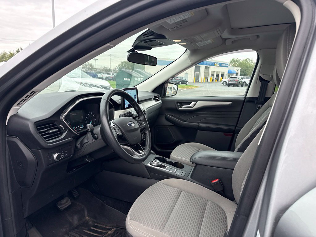 Used 2021 Ford Escape SE w/ SE Sport Appearance Package AWD/4WD image 7