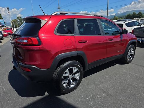 Used 2014 Jeep Cherokee Trailhawk w/ Comfort/Convenience Group AWD/4WD image 14