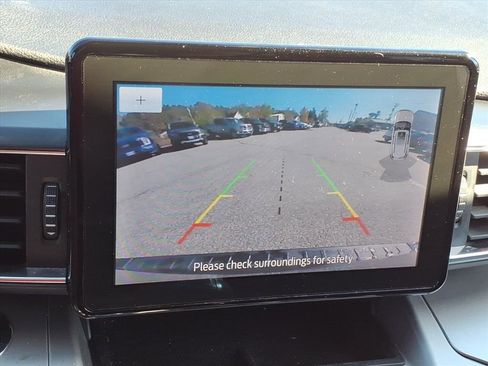 Certified 2020 Ford Explorer XLT w/ Equipment Group 202A image 20