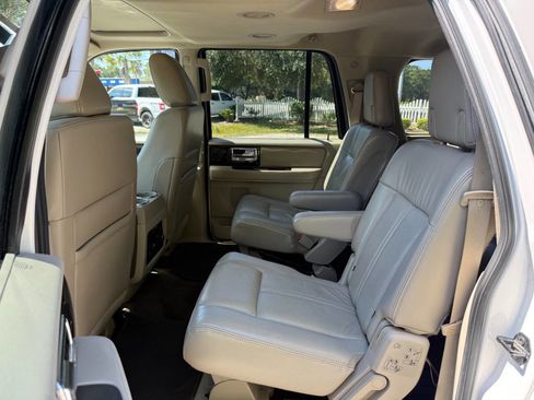 Used 2017 Lincoln Navigator L Select image 10