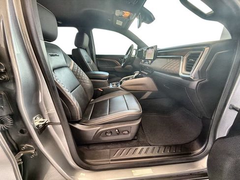 Certified 2025 GMC Canyon Denali AWD/4WD image 29