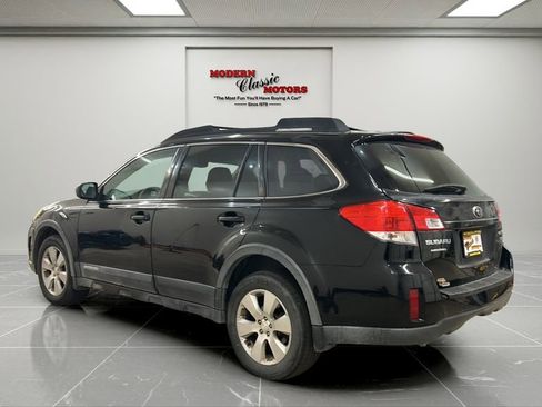 Used 2011 Subaru Outback 3.6R Limited image 3