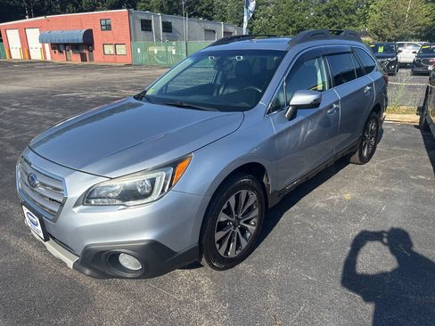 Used 2017 Subaru Outback 2.5i Limited AWD/4WD image 16