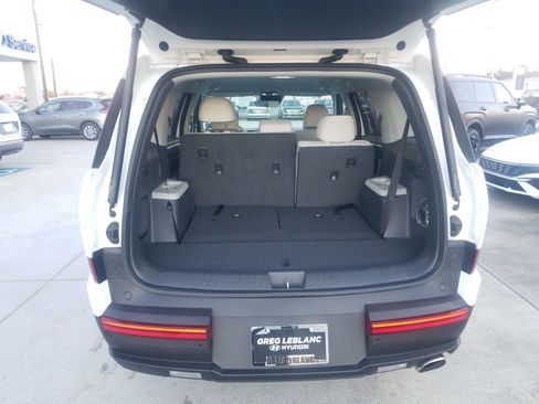 Certified 2025 Hyundai Santa Fe SE image 13