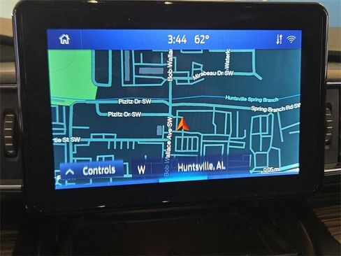 Used 2020 Ford Explorer Limited image 18