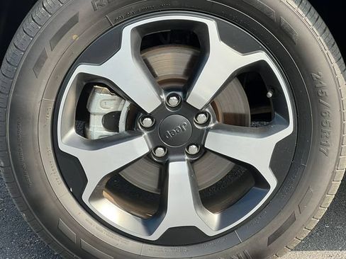 Used 2022 Jeep Renegade Trailhawk AWD/4WD image 8