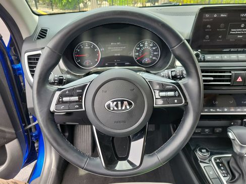 Used 2021 Kia Seltos SX w/ SX Sunroof Package AWD/4WD image 30