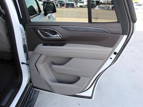 Used 2021 GMC Yukon SLT w/ SLT Luxury Plus Package AWD/4WD image 25