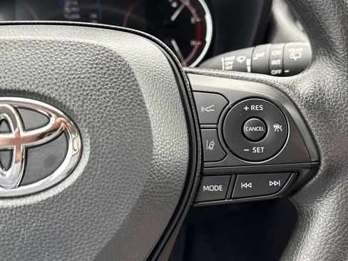 Used 2025 Toyota RAV4 XLE AWD/4WD image 15