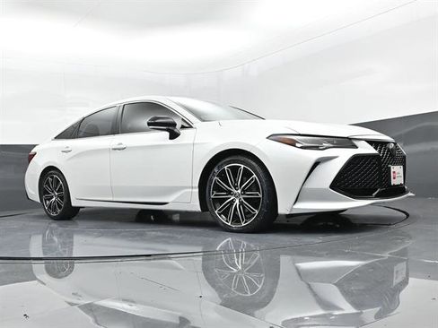 Certified 2021 Toyota Avalon Touring FWD image 30