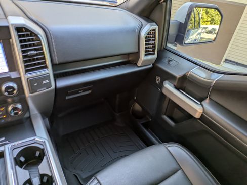 Used 2018 Ford F150 Lariat w/ Equipment Group 502A Luxury image 15