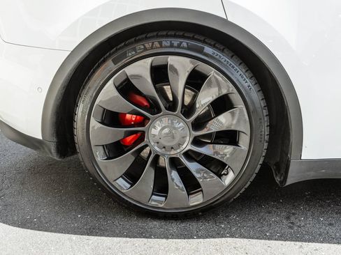 Used 2020 Tesla Model Y Performance AWD/4WD image 29