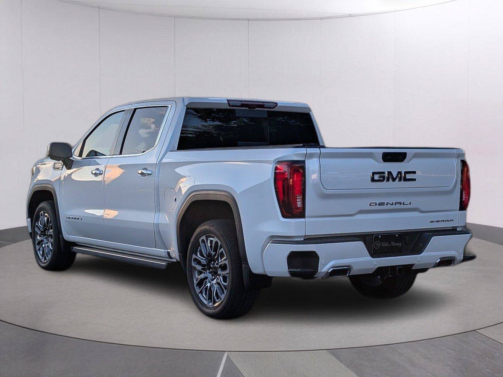 Used 2025 GMC Sierra 1500 Denali Ultimate AWD/4WD image 3